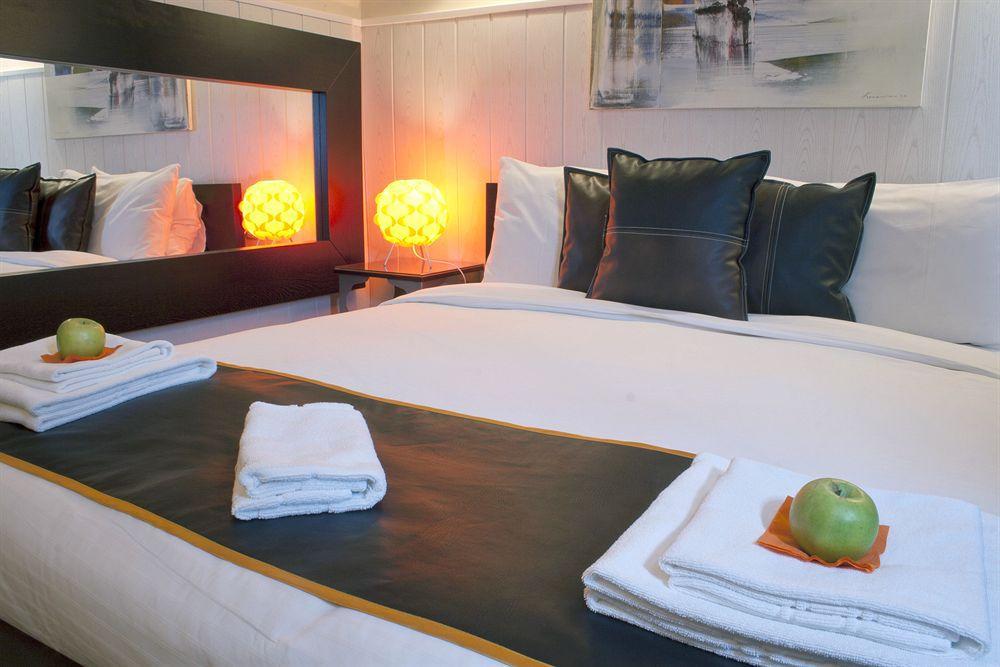 Hostal Oxum Madrid Exterior foto