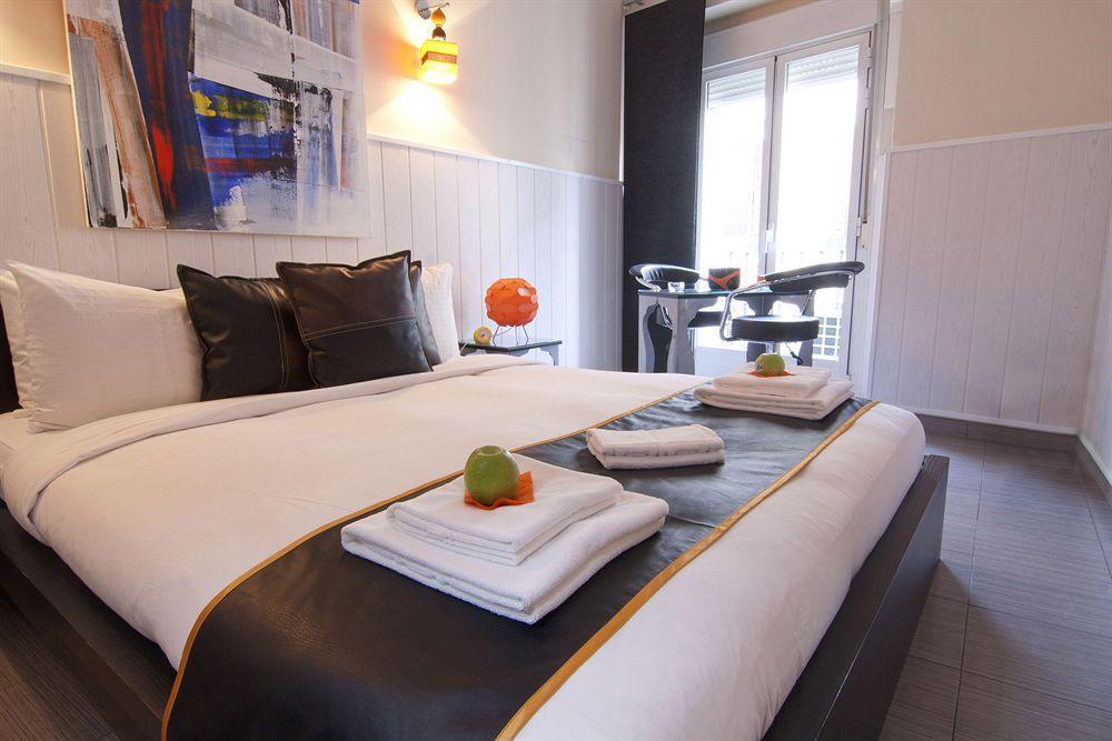 Hostal Oxum Madrid Exterior foto