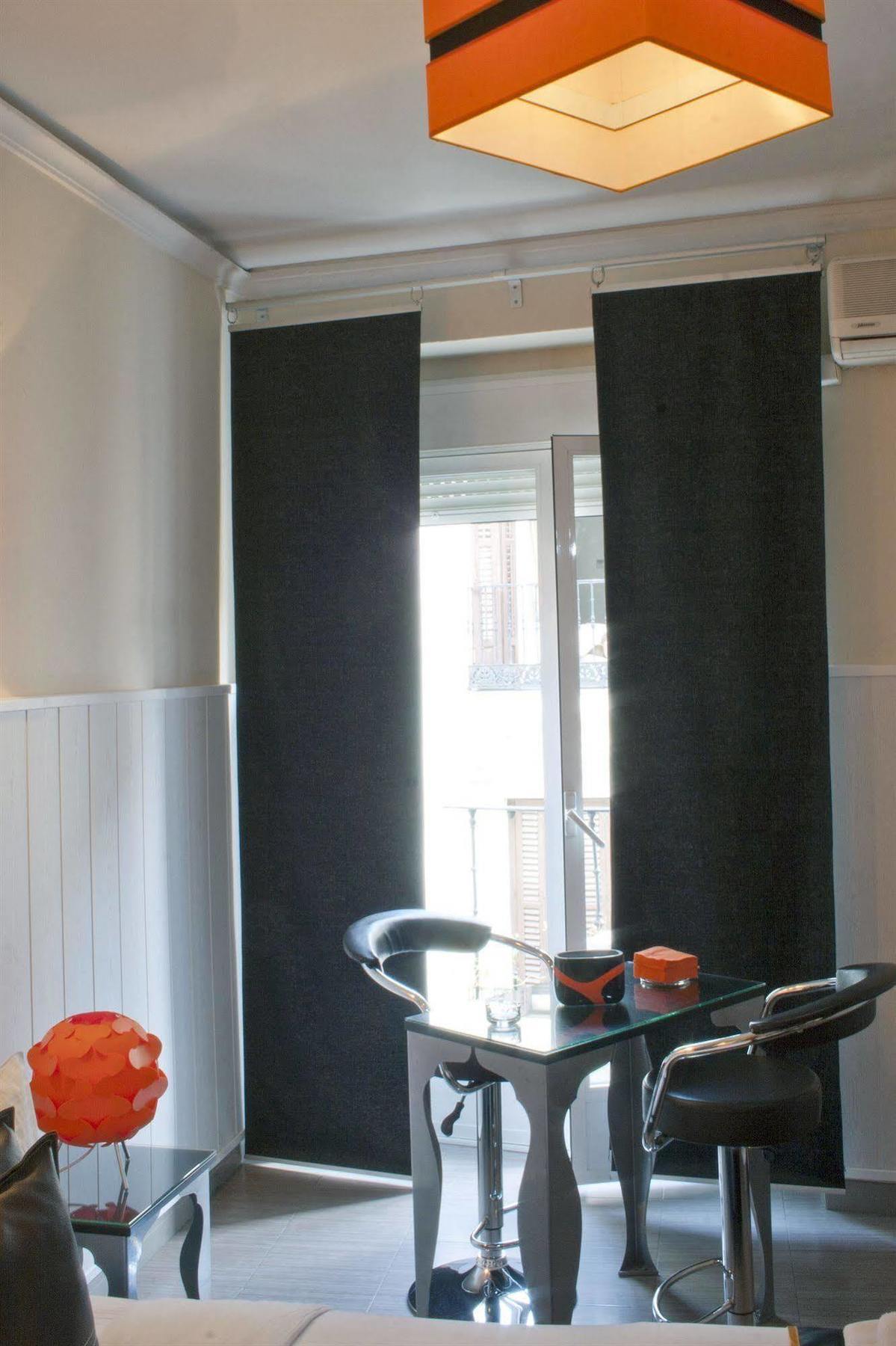 Hostal Oxum Madrid Exterior foto